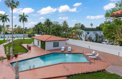 Horse Country House | Luxury Oasis: 10BR Mansion w/ Pool & Tennis Court