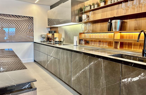 Hollywood South Central Beach Apartment | Luxury Oasis | 2BR|2BT & Balcony City View