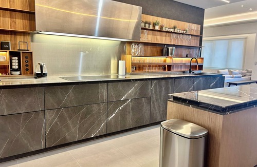 Hollywood South Central Beach Apartment | Luxury Oasis | 2BR|2BT & Balcony City View