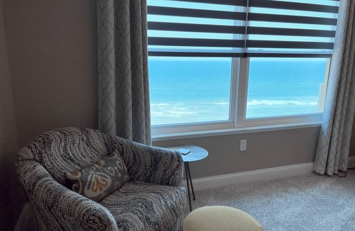 Ocean View Halifax Estates Condo | Luxury Oceanfront Condo in Daytona Beach Shores with Gorgeous Views! 4BR, 3BA