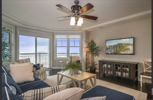 Green Creek Condo | Luxury Oceanfront 4 Bedroom with Beach Service - August 5th-12th 8,000