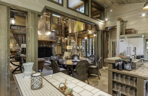 Cashes Valley House | Luxury on Fightingtown Creek, minutes to downtown Blue Ridge or McCaysville.