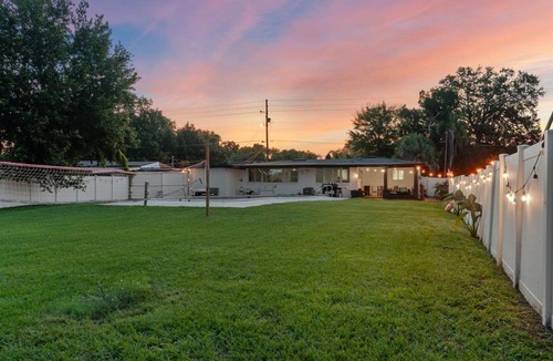 Pine Castle House | Luxury Orlando Vacation Home – 3BR w/Pool, Big Backyard & Near Disney
