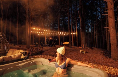 Blakeslee Ski Chalet | Luxury Poconos Summer Stay! 8BR Kayaks, Sauna, Hot Tub Sleeps 18