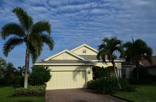 Fort Myers House | Luxury Pool Home with Lake View In Verandah. Golf Available
