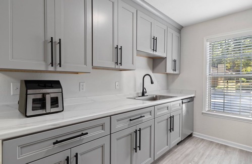 Tallahassee House | LUXURY RENOVATED TOWNHOUSE CLOSE I-10