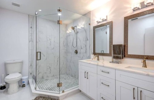 Cutler Bay House | Luxury Retreats with Pool & Entertainment Amenities