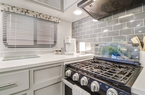 Central Naples House | Luxury RV experience w/all the amenities in central Naples!