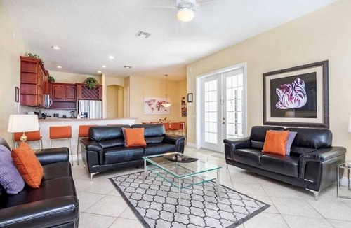 Windsor Hills House | Luxury South Facing Pool Hot Tub Pool Table Air Hockey Gym BBQ 2 Miles to Disney