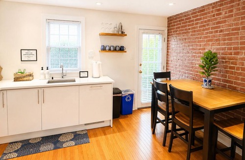 Center City House | Luxury, Steam Shower, Stylish 3BR 2BA Home in the Beautiful Rittenhouse District