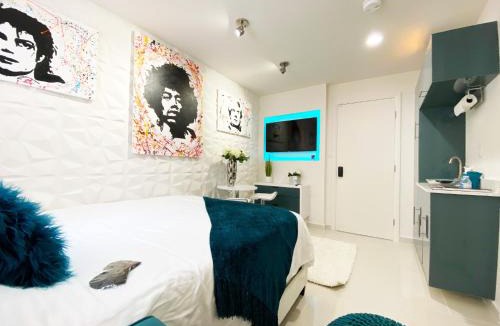 Downtown Hollywood Apartment | Luxury Studio Apartment IN Downtown! 23