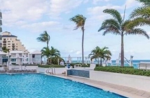 Central Beach Apartment | Luxury studio resort style beachfront in peaceful Fort Lauderdale Beach