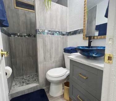 Kissimmee Resort | Luxury Tiny Cottage 5 miles from Disney