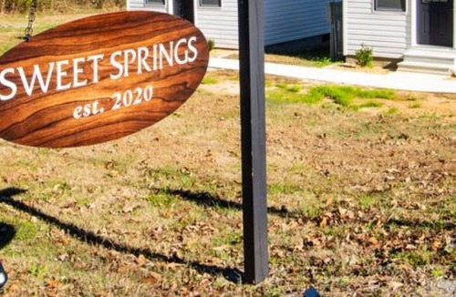 Albertville House | Luxury Tiny Home #13 at Sweet Springs