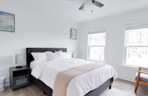 Peachtree Corners House | Luxury Townhome -Spacious and Cozy| Close to ATL