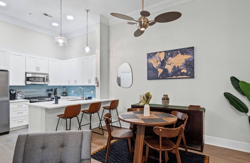 Fourth Ward Condo | Luxury Uptown 2BR Condo Pool Patio Walk to Stadiums & Dining