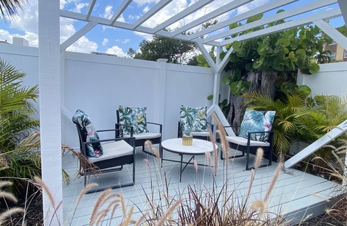 Pompano Beach Apartment | Luxury Vacation Rental APT 5