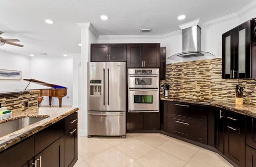 Tamiami Villa | Luxury Villa 5BD/5BA Pool Jacuzzi Near Airport & Miami Perfect World Cup 2026