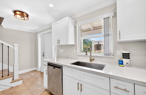 Sanibel Villa | Luxury Villa Lighthouse Across from the Beach