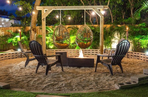 Ojus Villa | Luxury Villa w/Mini Golf+Huge Fire Pit+Billiards & Heated Pool