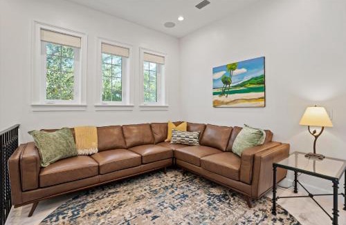Jacksonville Beach Villa | Luxury Villa with 4 Ensuite Bedrooms Steps to Beach