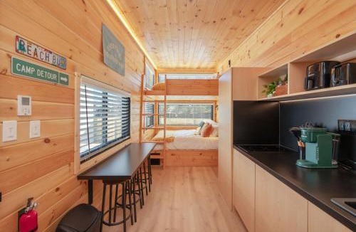 Mary Esther House | Luxury Waterfront Cabin 9 Located Near the Road