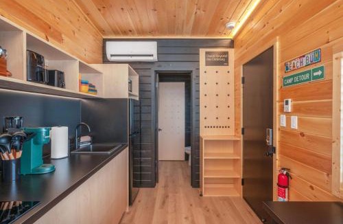 Mary Esther House | Luxury Waterfront Cabin 10 Located Near the Road