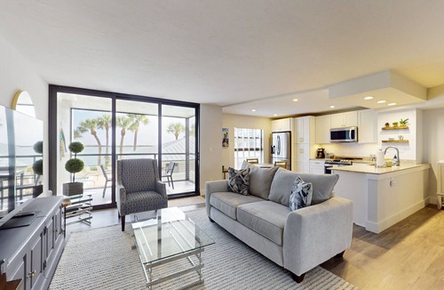 Marco Island Condo | Luxury waterfront condo with shared pool, hot tub, and a tennis court