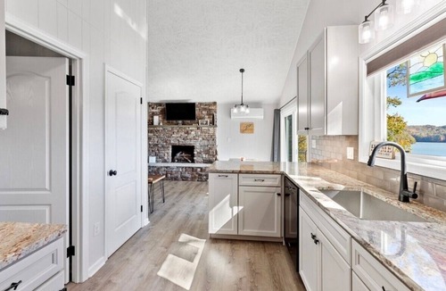Pulaski House | Luxury Waterfront Cottage/Panoramic Views/Fully Renovated