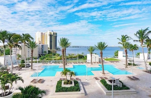 Edgewood Condo | Luxury Waterfront Studio Condo with Balcony Views