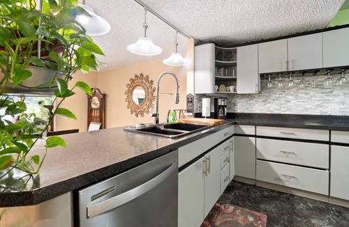 Oak Haven House | Luxury Waterfront/Pool House 7 mins to TIAA Bank Field