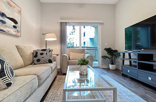 Carver City - Lincoln Gardens Apartment | Luxury Westshore Living, Quiet Courtyard Views
