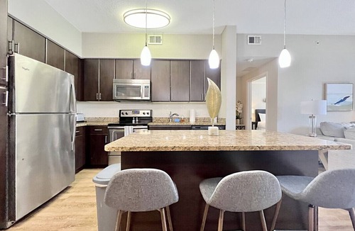 Carver City - Lincoln Gardens Apartment | Luxury Westshore Living, Work Desk, Pet Friendly!