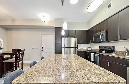Carver City - Lincoln Gardens Apartment | Luxury Westshore Living, Work Desk, Pet Friendly!