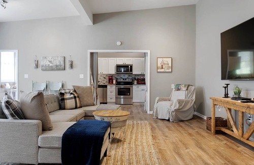 Kedron House | Lyric Guesthouse at GratiDude Ranch - Riverside in Leiper's Fork