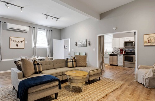 Kedron House | Lyric Guesthouse at GratiDude Ranch - Riverside in Leiper's Fork