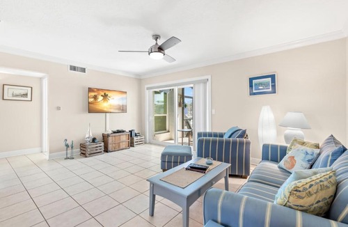 Madeira Beach Apartment | Madeira Beach Yacht Club 275A, 2 Bedrooms, Pool Access, WiFi, Sleeps 4