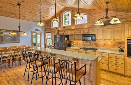Cataloochee Ranch House | Maggie Valley Home w/ Mtn Views & Screened Porch!