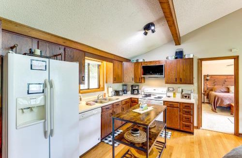 Valley Creek Run House | Maggie Valley Mountain Escape w/Fireplace & Deck!