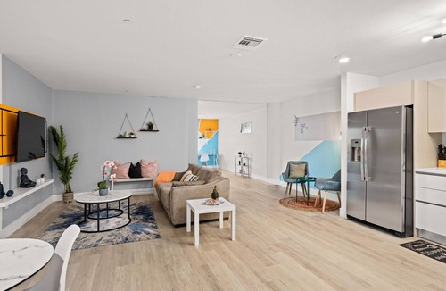 Ojus Apartment | Magical 1 Bedroom Apartment ☀️ Walk to Aventura Mall ☀️ Family Vacation ☀️ Pool