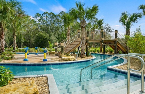 Kissimmee House | Magical 5 BD/4 BATH with Poolside Cinema and Free Resort! Sleeps 14