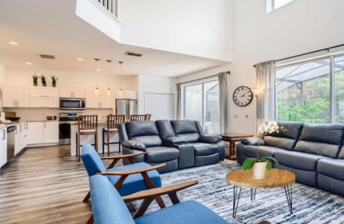 Kissimmee House | Magical 7BR Resort Pool Home Near Disney World