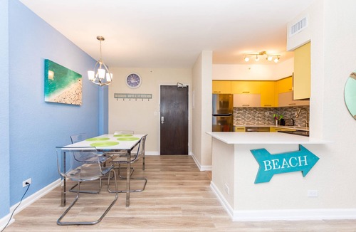 West Avenue Condo | Magical Bay & Skyline Views at Flamingo South Beach