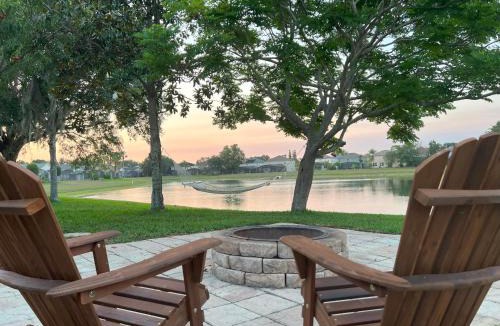 Sunrise Lakes House | Magical Castle Near Theme Parks