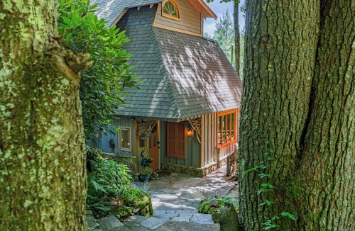 Highlands Cabin | Magical Six-Level Retreat with Luxury Amenities near Main Street & Waterfalls!