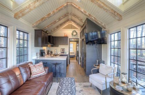 Tracy City House | Magical Tiny Cottage with Lovely Outdoor Living in Tennessee