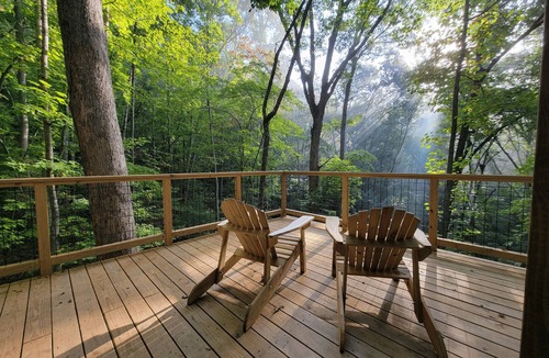 Copperhill Cabin | Magical Treehouse ~ Romantic Hot Tub and Sauna
