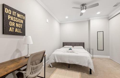 Olde Kensington Apartment | Magnificent 1BR with Pool & Gym