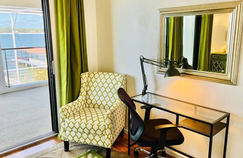 Forest City House | Magnificent Lakefront House Swim/Boat/Relax EV Charger Long term stays OK