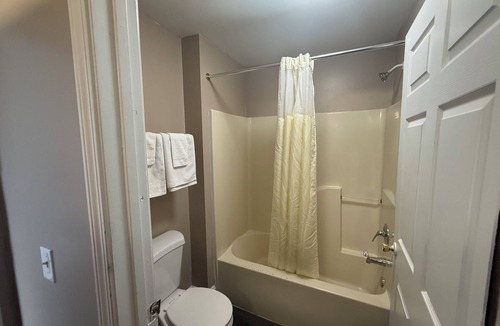 Church Street Hotel | Magnolia Bay Hotel & Suites